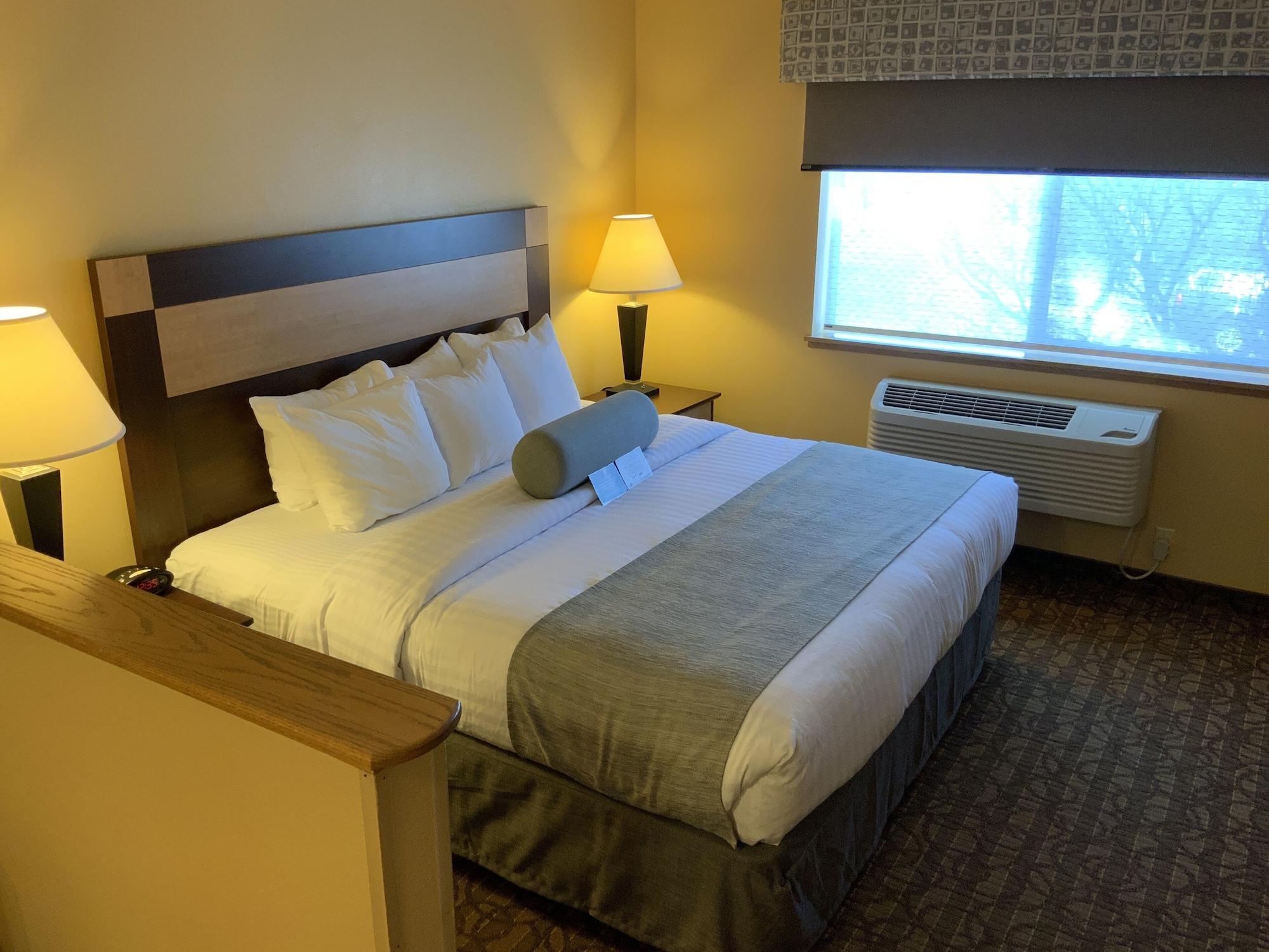 Western Sawtooth Inn&suites 3*