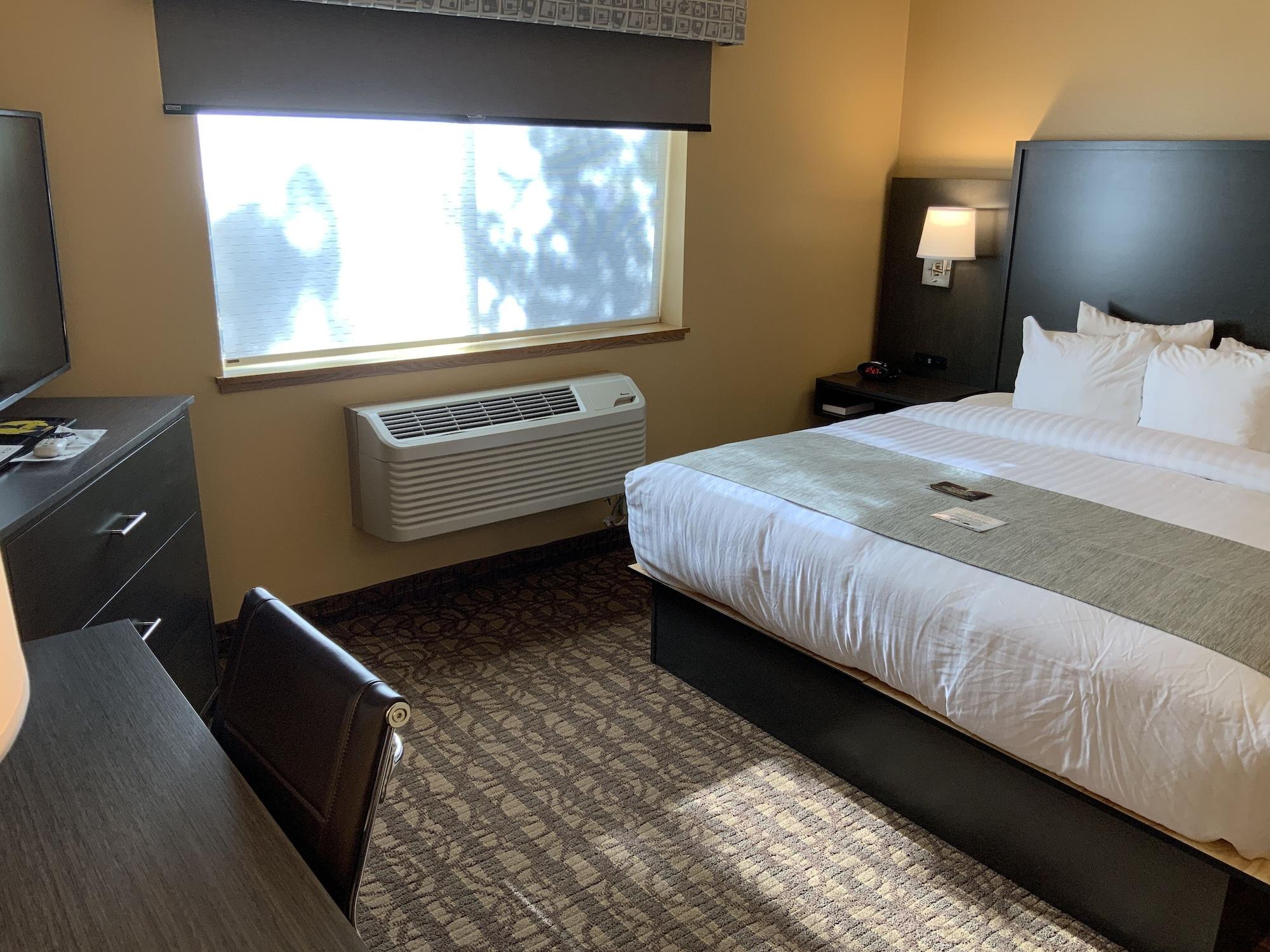 Western Sawtooth Inn&suites Hotel