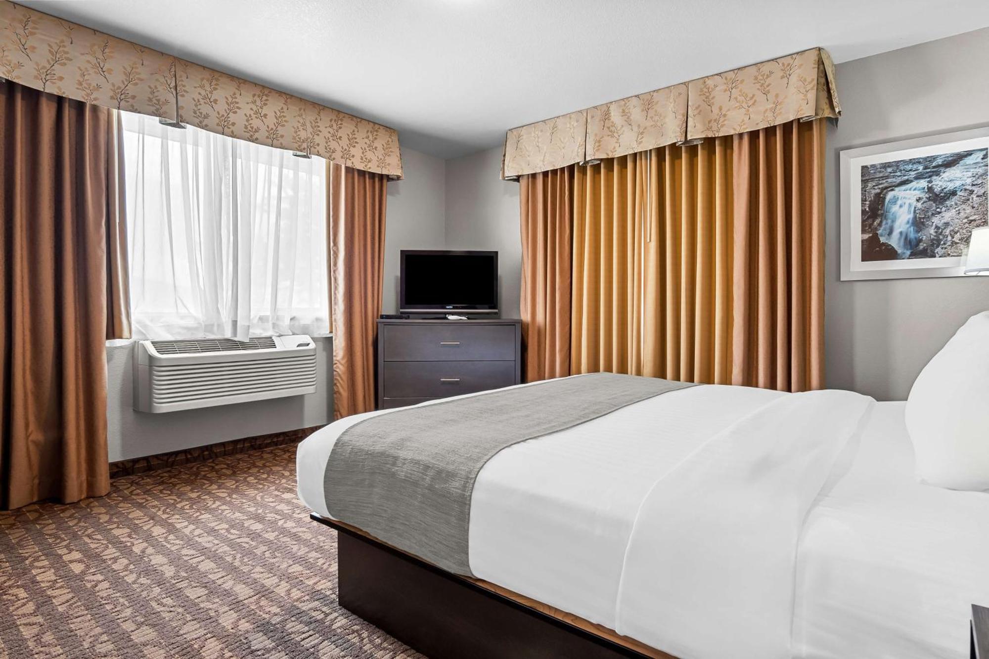 Western Sawtooth Inn&suites