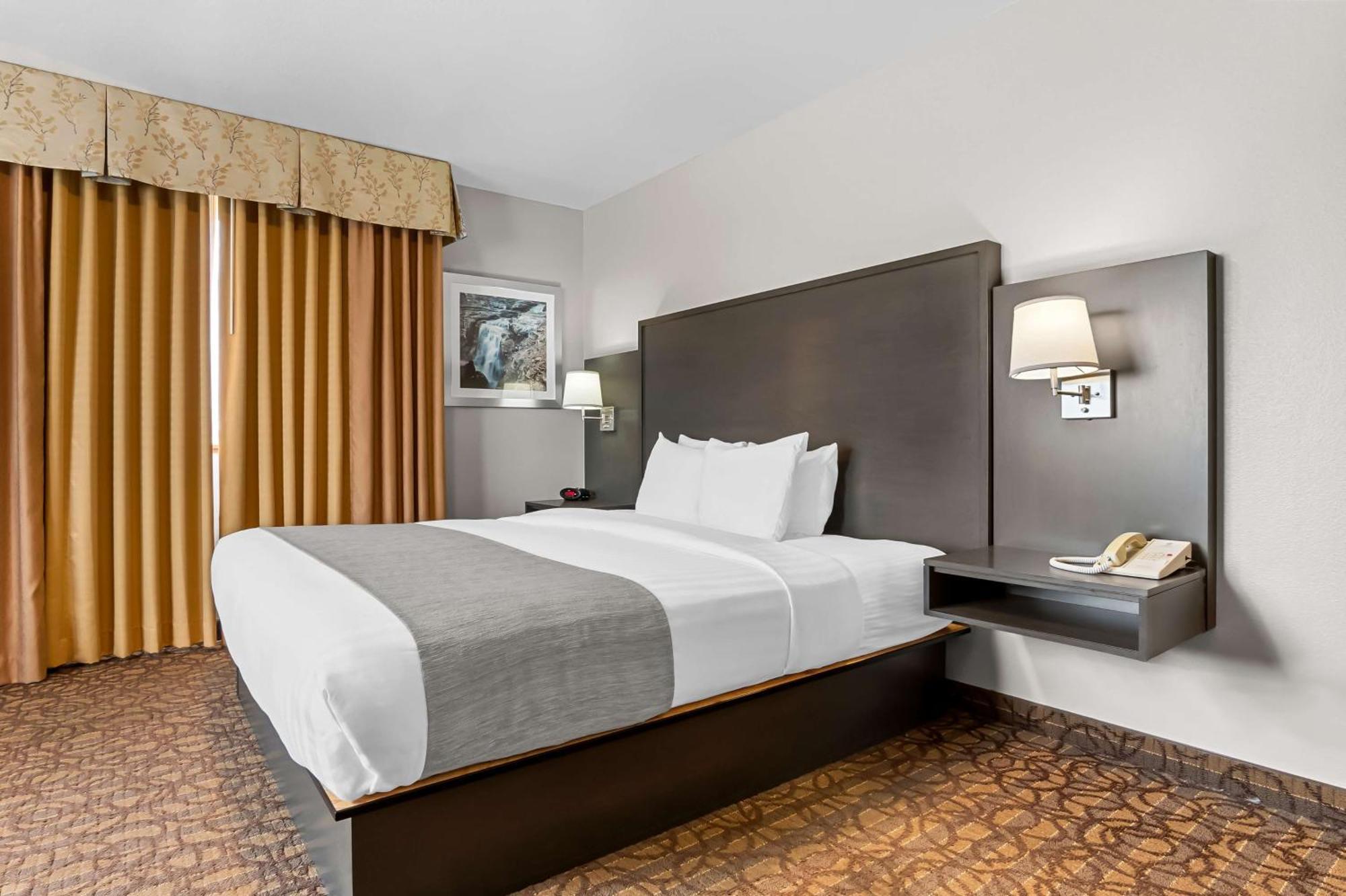 Hotel Western Sawtooth Inn&suites