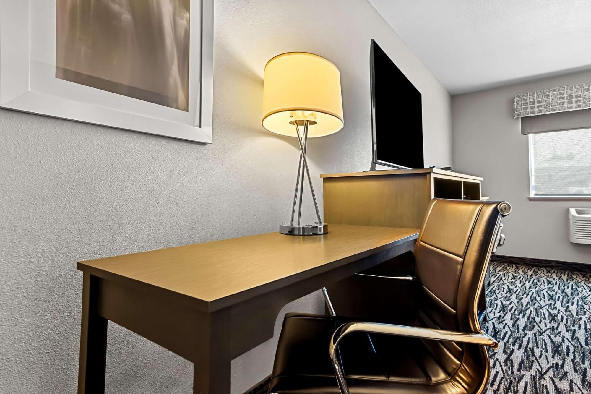 Hotel Western Sawtooth Inn&suites 3*