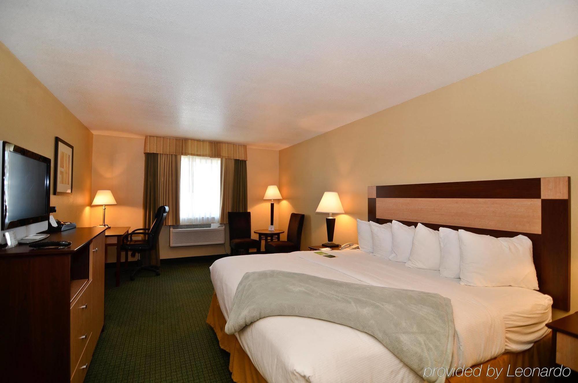 Western Sawtooth Inn&suites Hotel