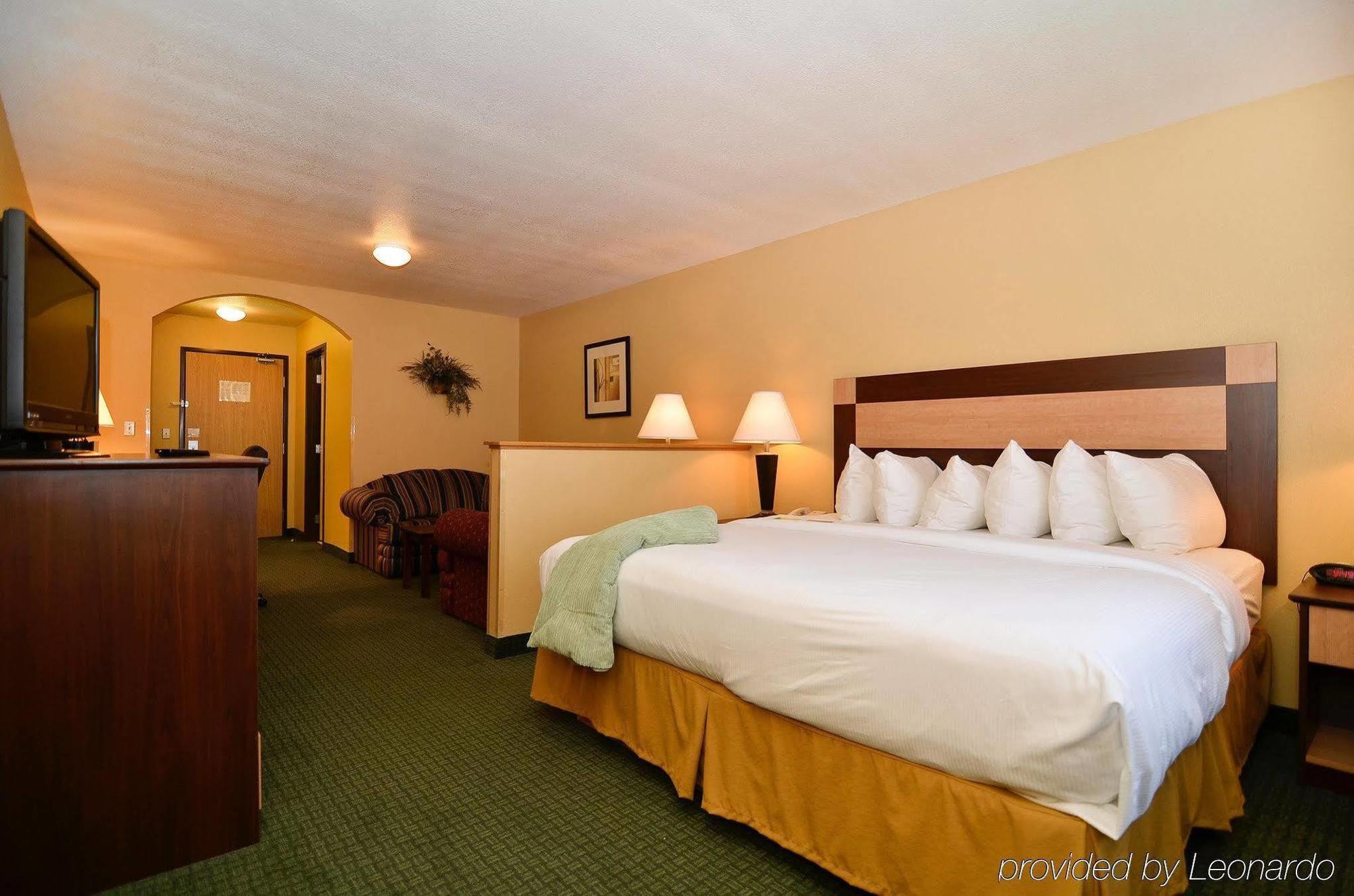 Western Sawtooth Inn&suites